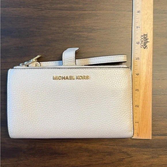 Michael Kors Cream wallet - Picture 1 of 6